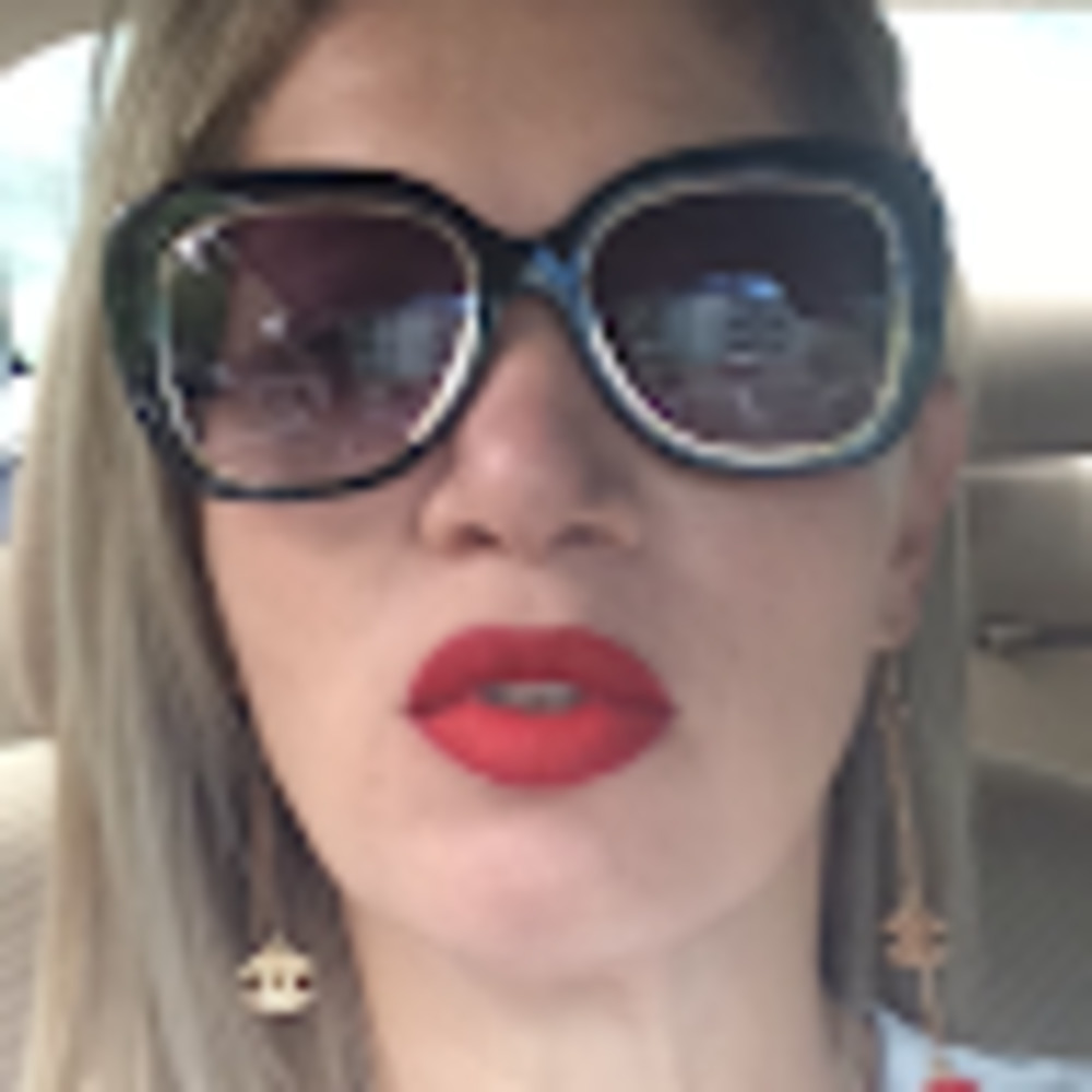 Meet your Posher, Nia